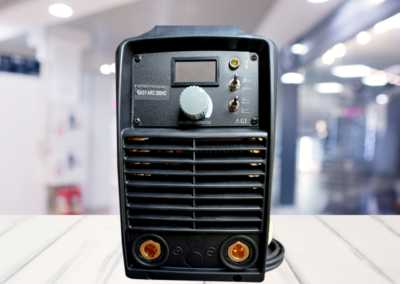 Portable arc welding machine from universal